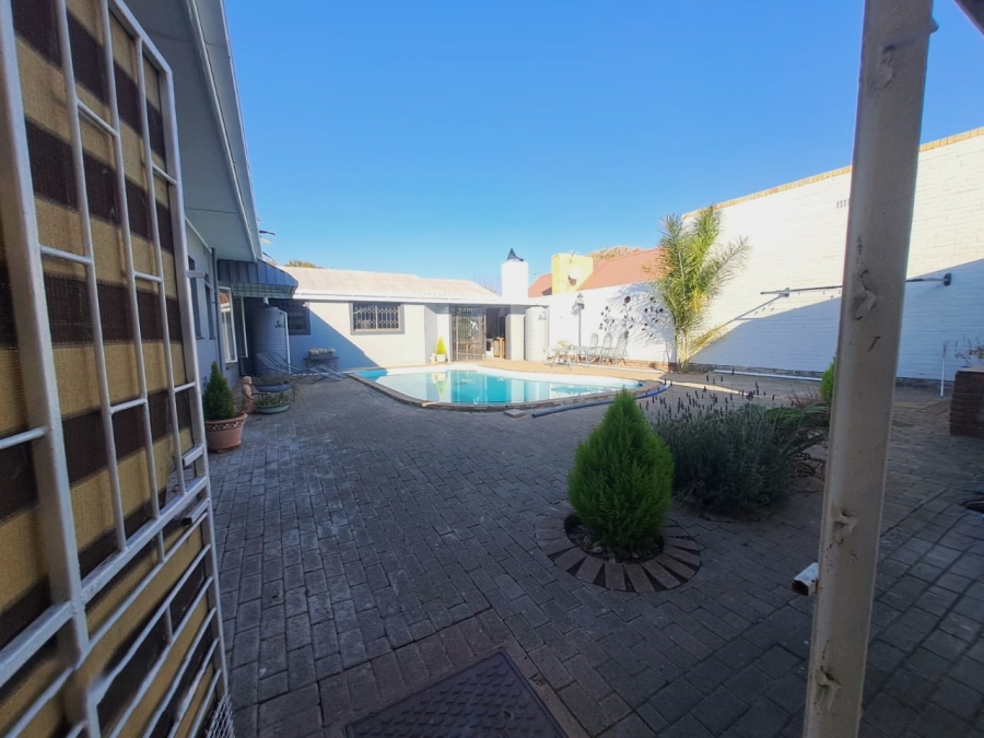 To Let 4 Bedroom Property for Rent in Fichardt Park Free State